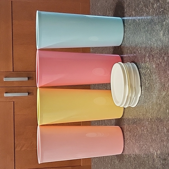 Tupperware Vintage 16 oz Tumblers with Seals - Picture 1 of 4